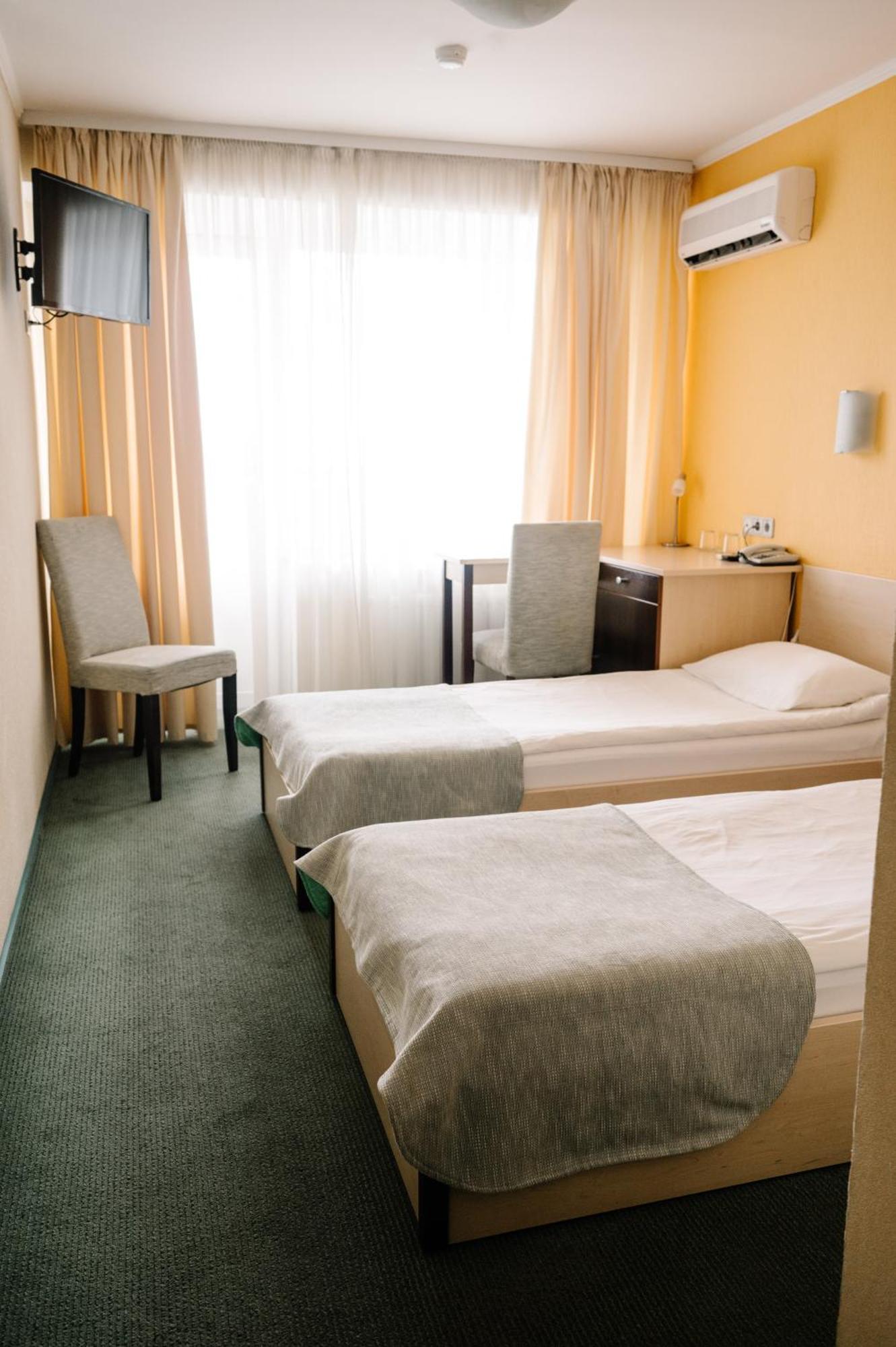 7 Days Hotel Kamyanets-Podilskyi المظهر الخارجي الصورة