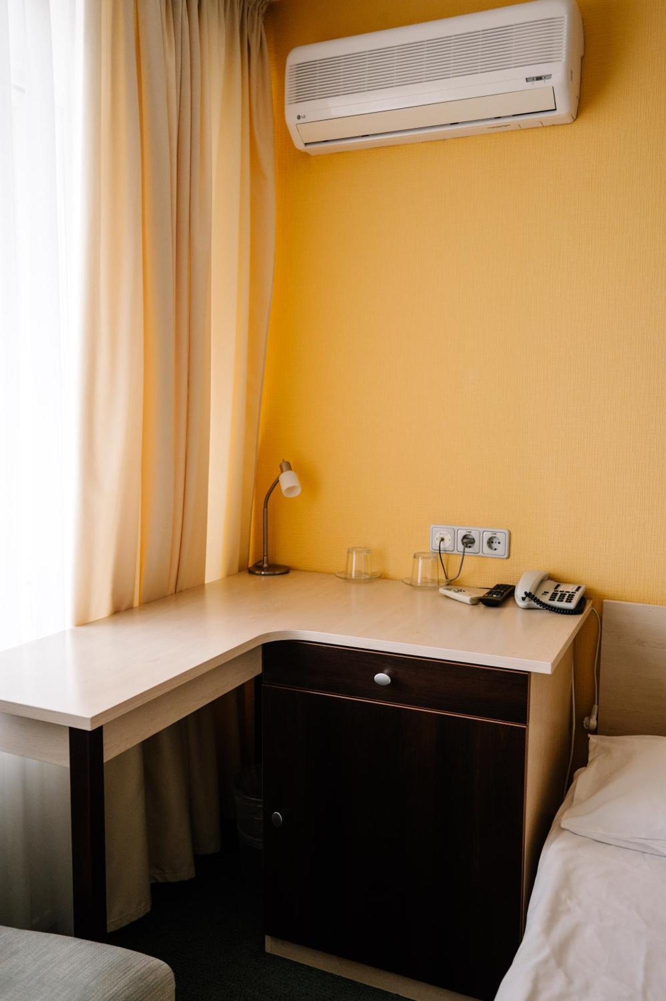 7 Days Hotel Kamyanets-Podilskyi المظهر الخارجي الصورة