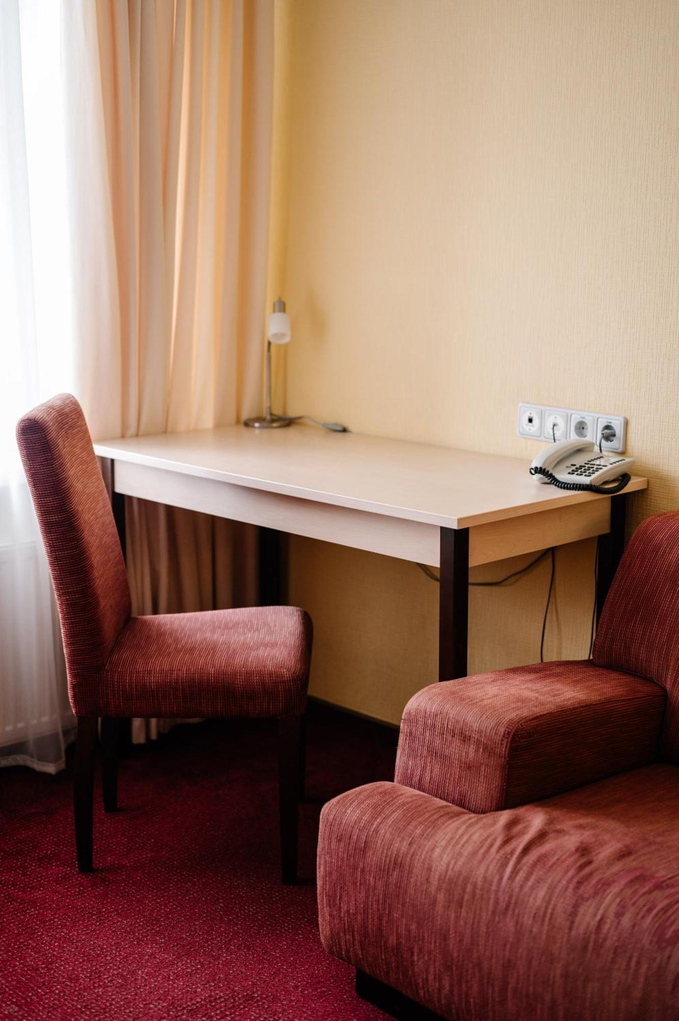7 Days Hotel Kamyanets-Podilskyi المظهر الخارجي الصورة