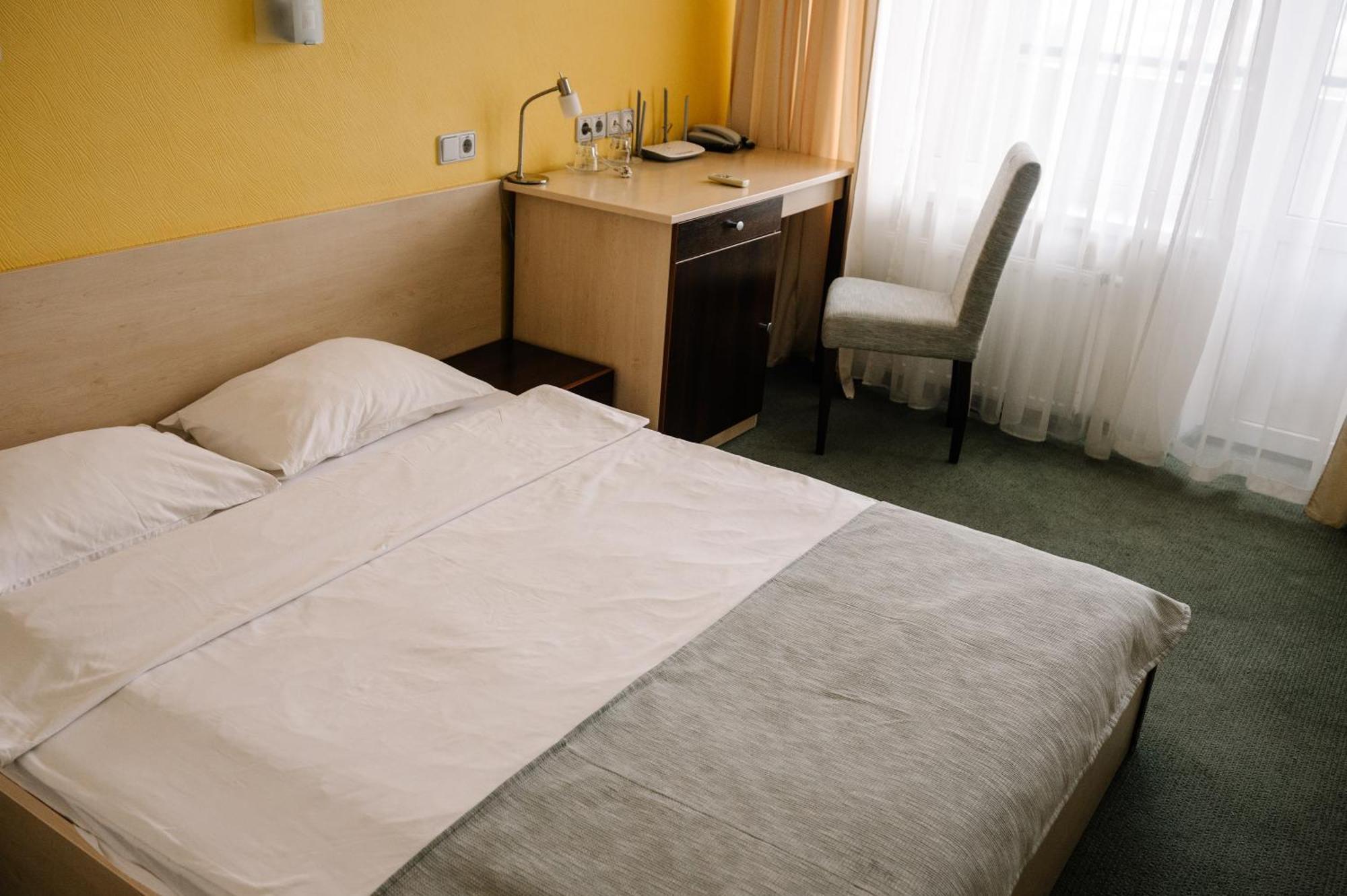 7 Days Hotel Kamyanets-Podilskyi المظهر الخارجي الصورة