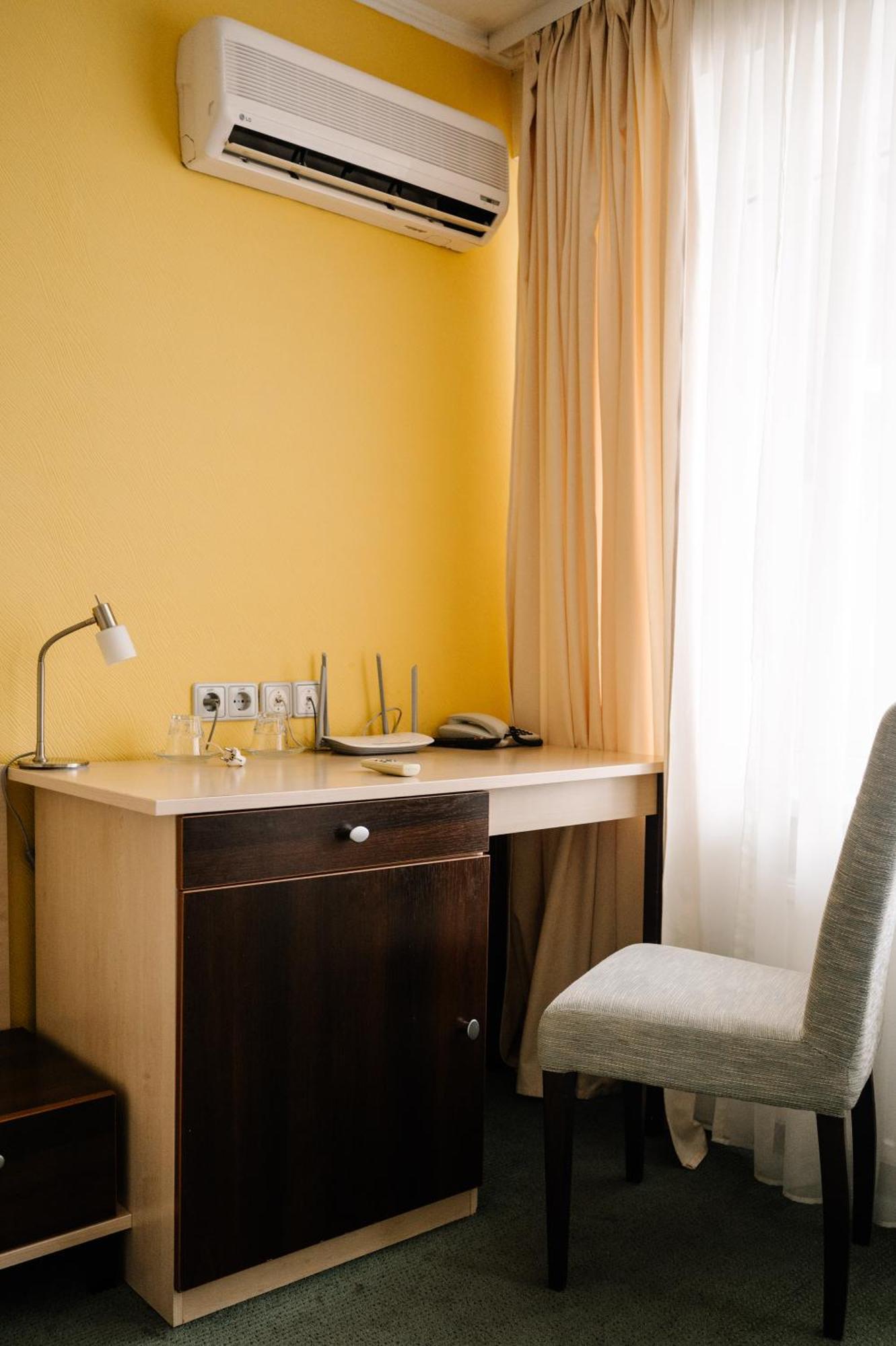 7 Days Hotel Kamyanets-Podilskyi المظهر الخارجي الصورة