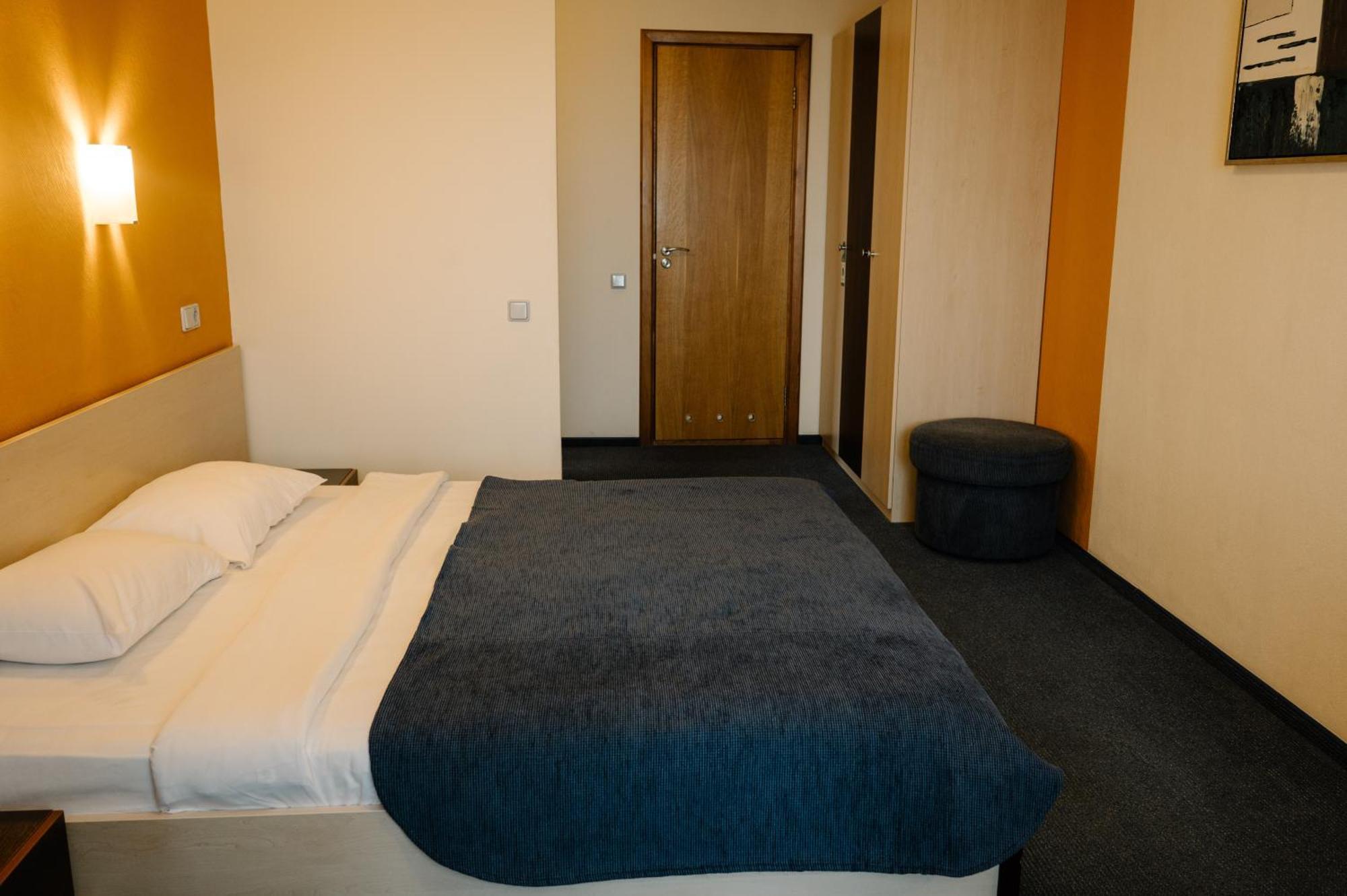 7 Days Hotel Kamyanets-Podilskyi المظهر الخارجي الصورة