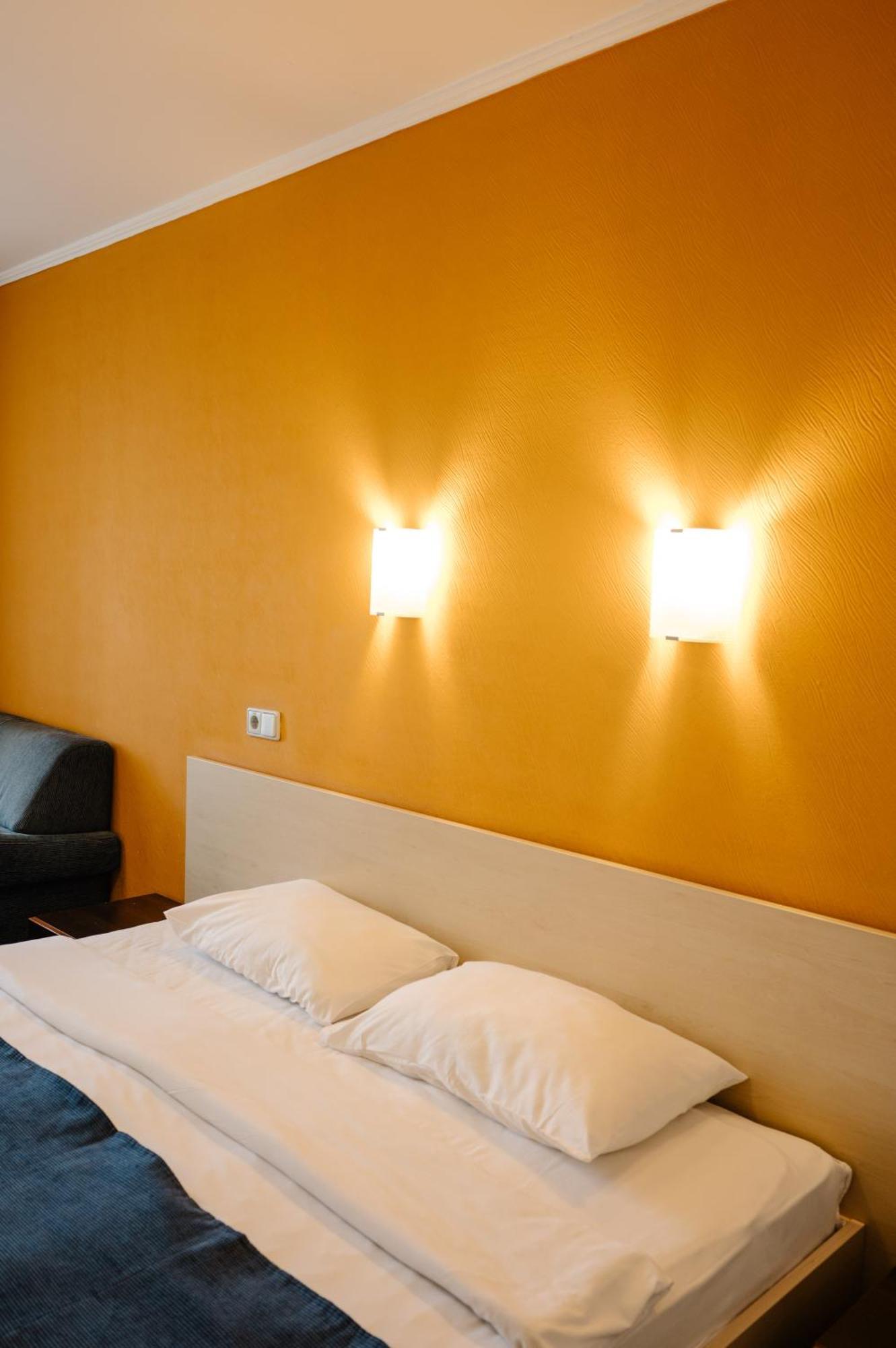 7 Days Hotel Kamyanets-Podilskyi المظهر الخارجي الصورة
